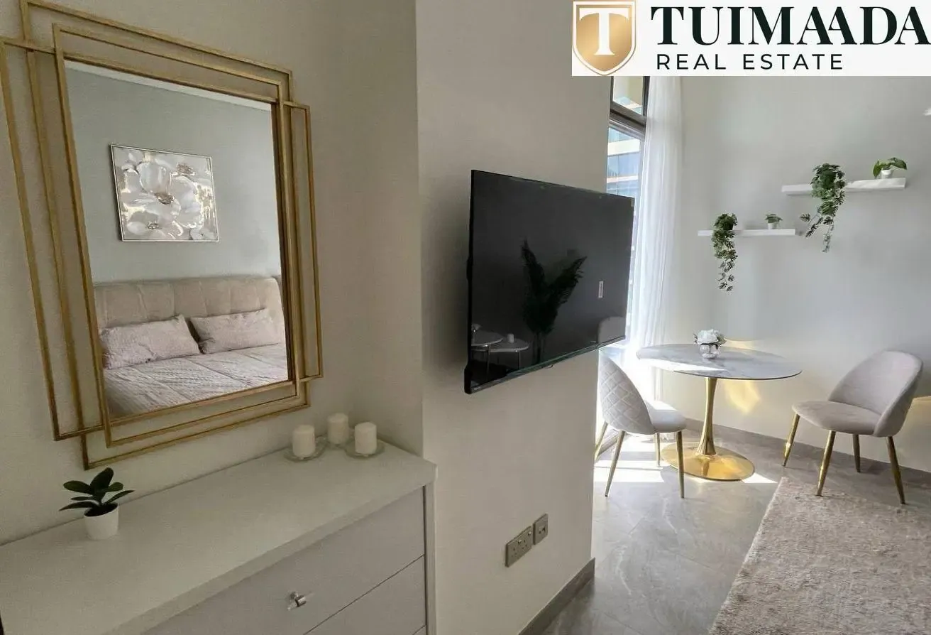 Peninsula Two | Furnished Studio | Balcony