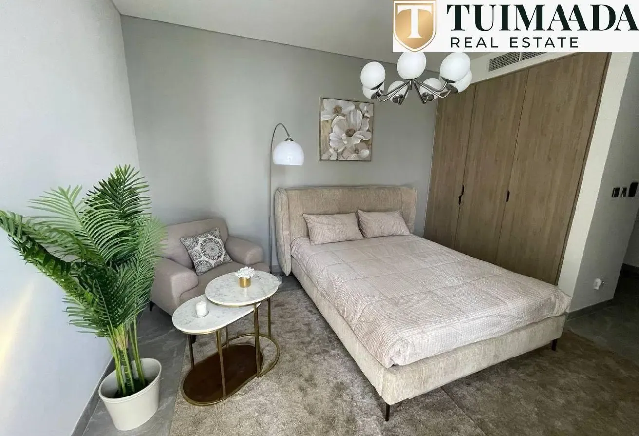 Peninsula Two | Furnished Studio | Balcony