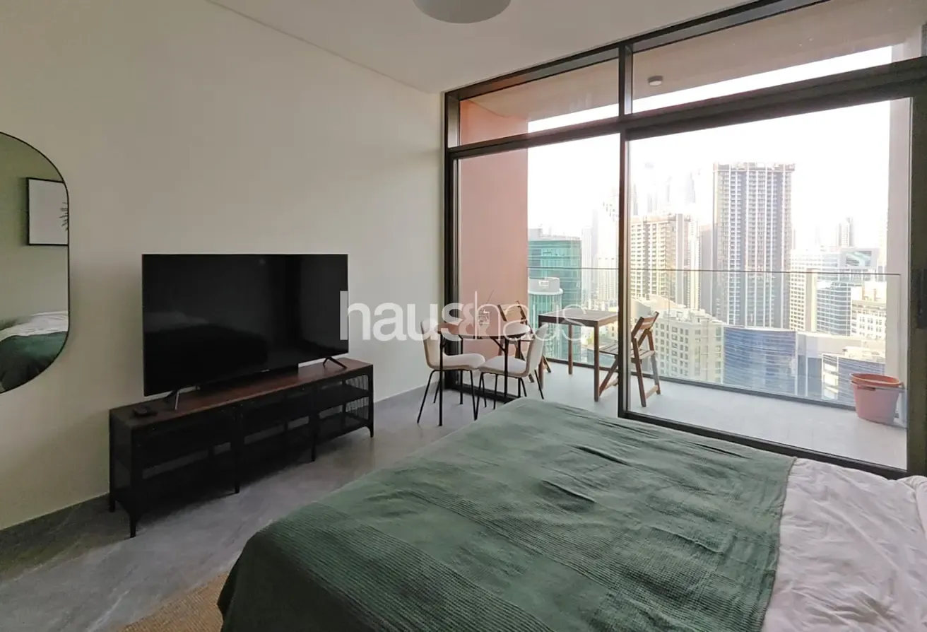 Fully Furnished | High Floor | Great Location