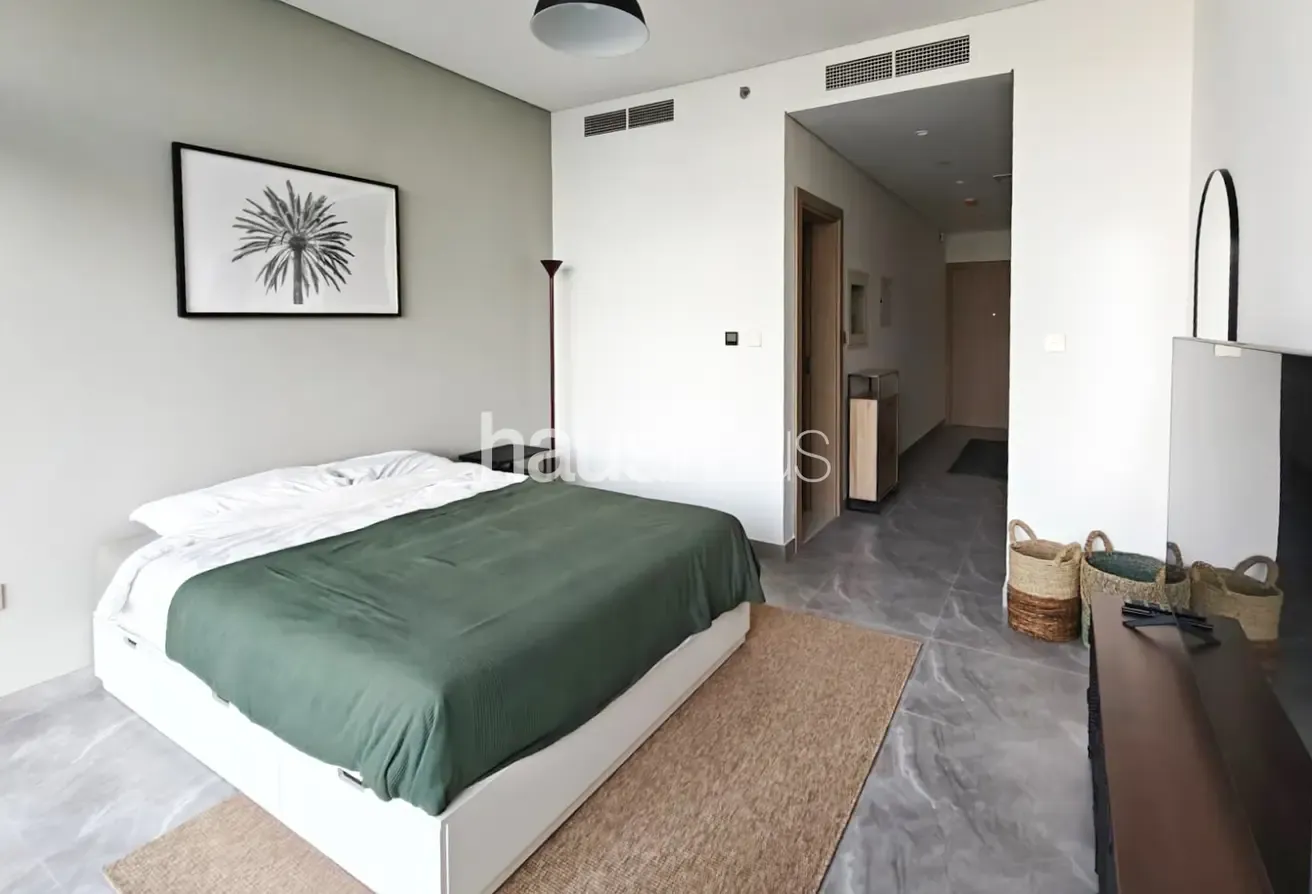 Fully Furnished | High Floor | Great Location