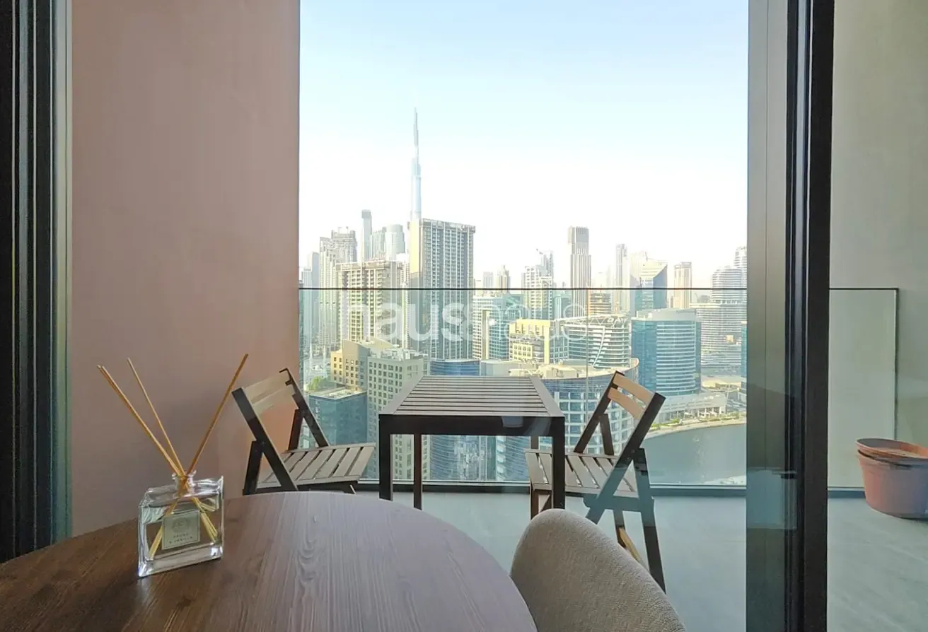 Fully Furnished | High Floor | Great Location