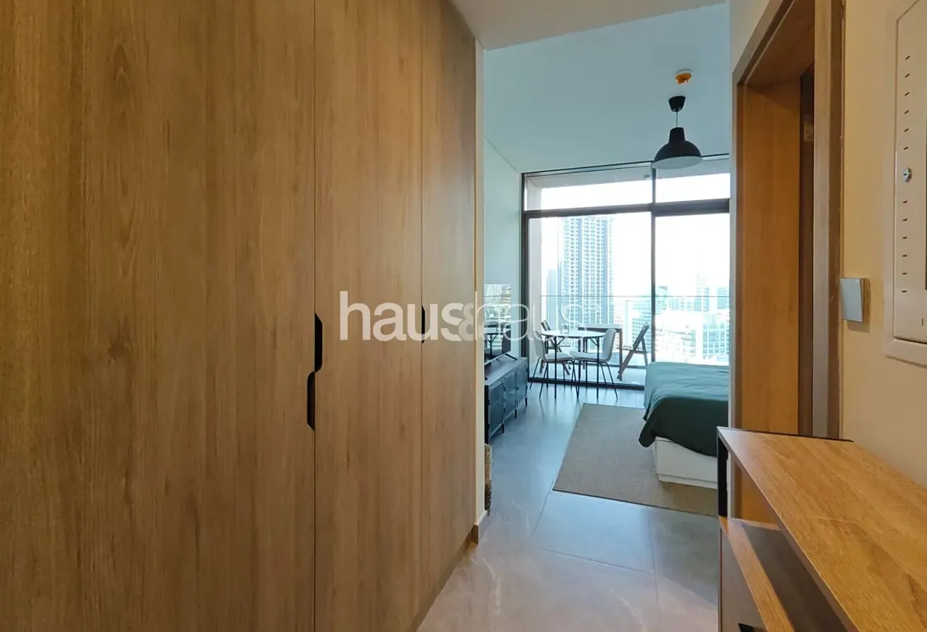Fully Furnished | High Floor | Great Location