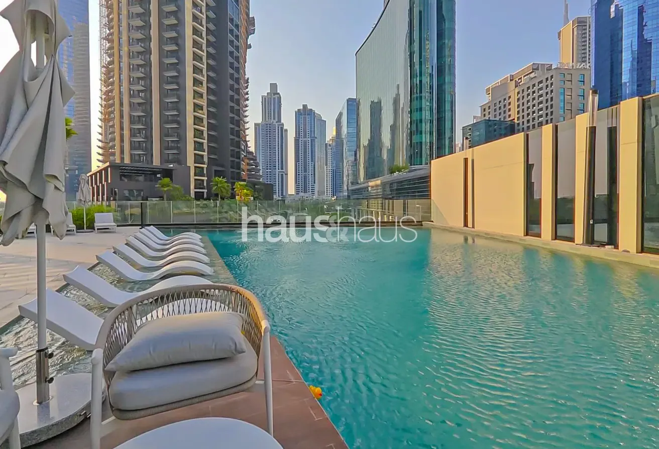 Fully Furnished | High Floor | Great Location