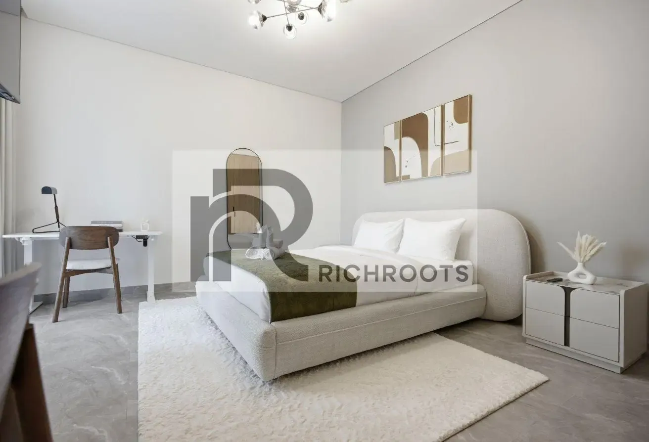 MAGNIFICENT DESIGN * READY TO MOVE * CANAL VIEW