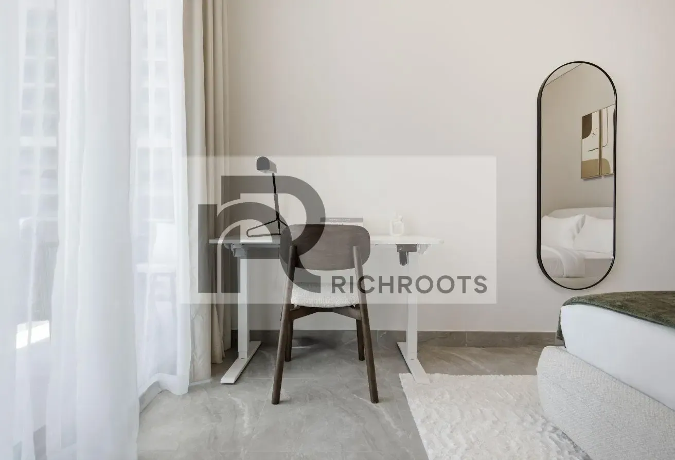 MAGNIFICENT DESIGN * READY TO MOVE * CANAL VIEW