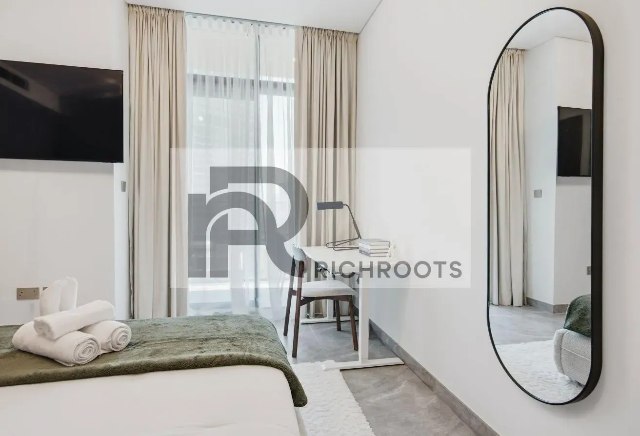 MAGNIFICENT DESIGN * READY TO MOVE * CANAL VIEW