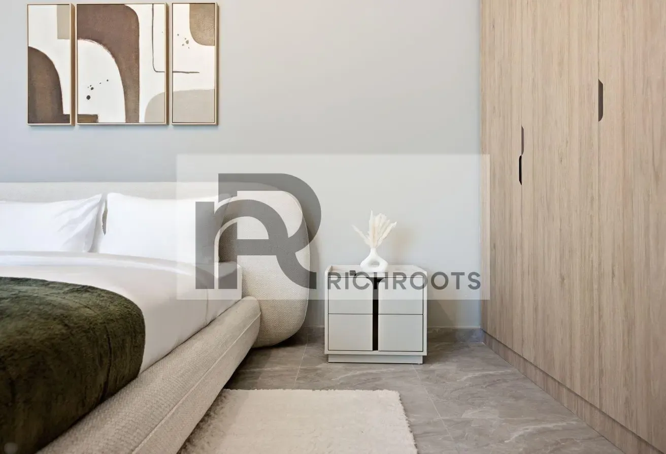 MAGNIFICENT DESIGN * READY TO MOVE * CANAL VIEW