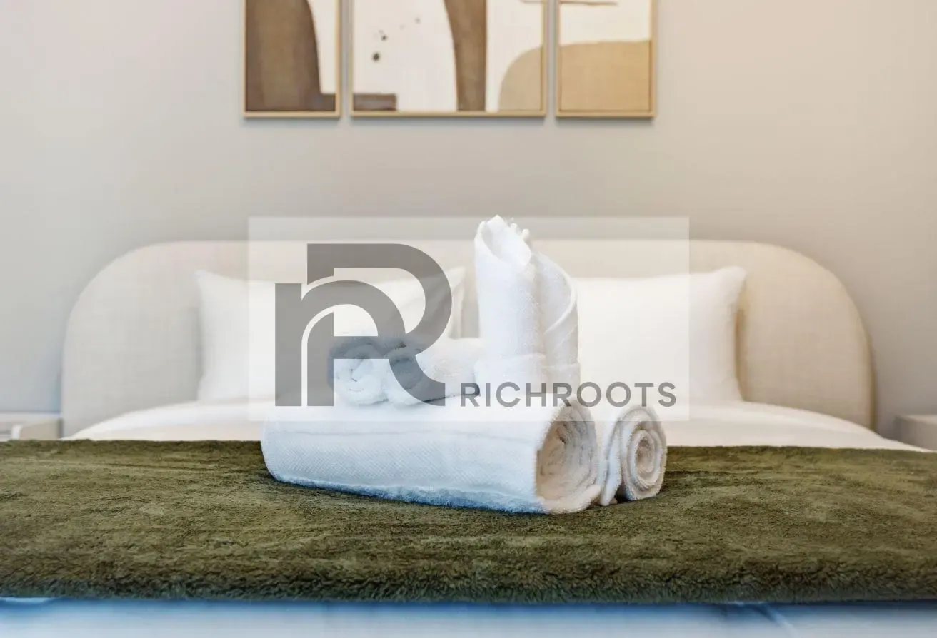 MAGNIFICENT DESIGN * READY TO MOVE * CANAL VIEW