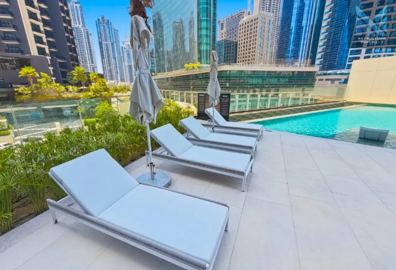The Best Studio in Peninsula Two | Canal Views