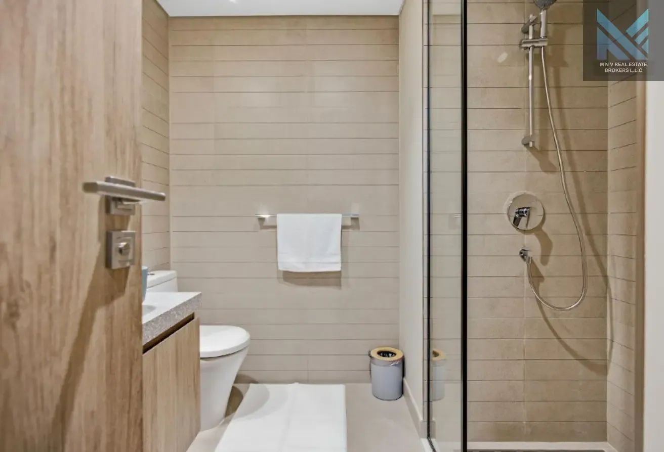 The Best Studio in Peninsula Two | Canal Views