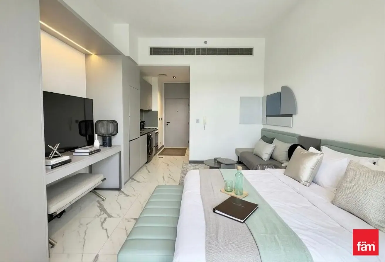 Vacant | Bright Interior | Fully Furnished