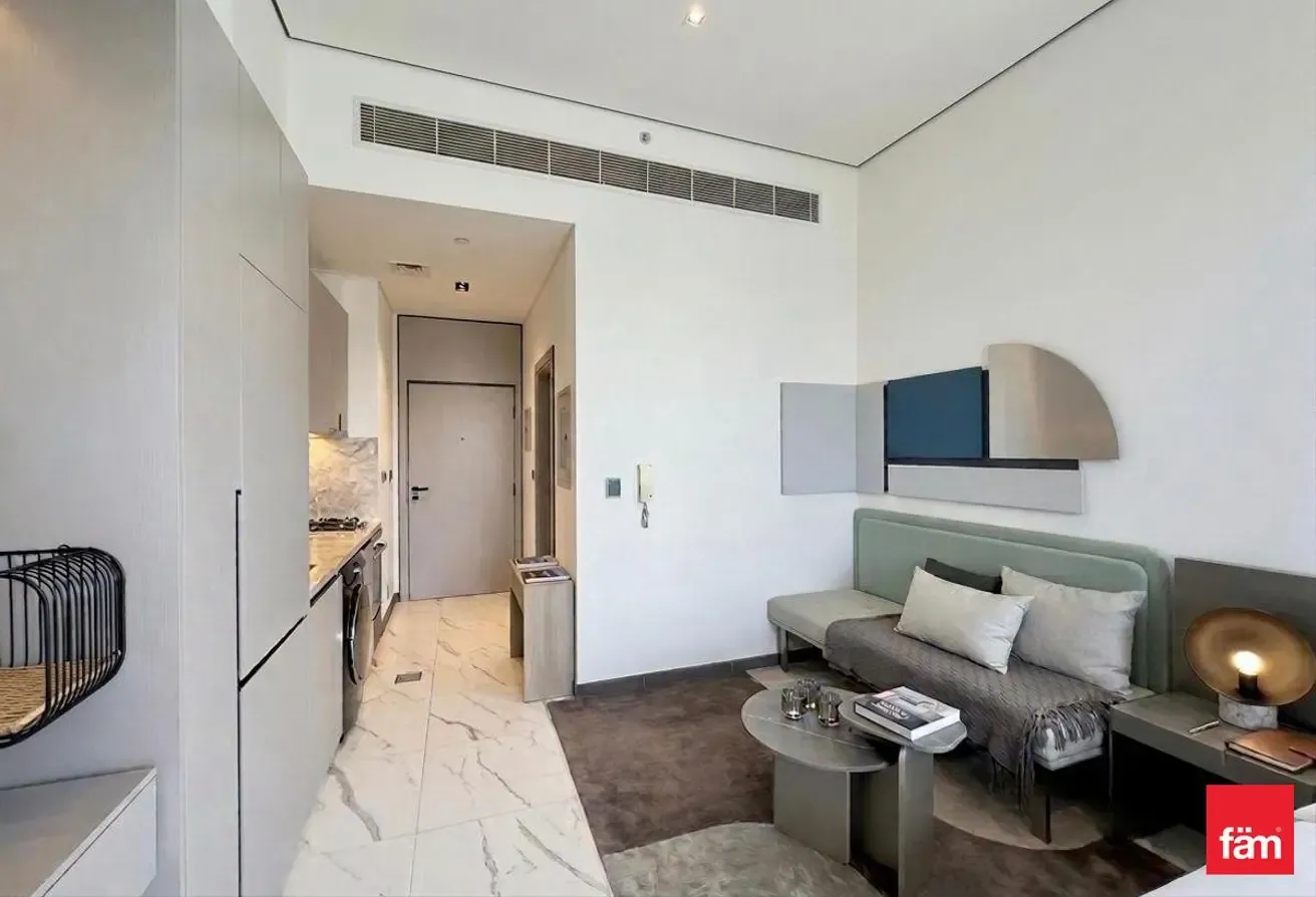 Vacant | Bright Interior | Fully Furnished