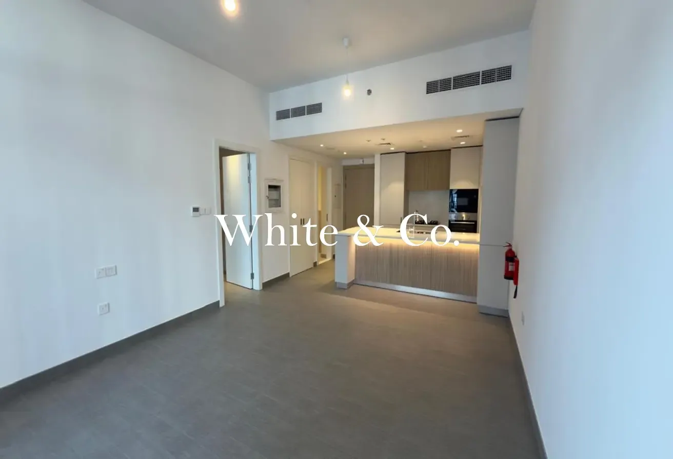 REAL LISTING | High Floor | Vacant AUG