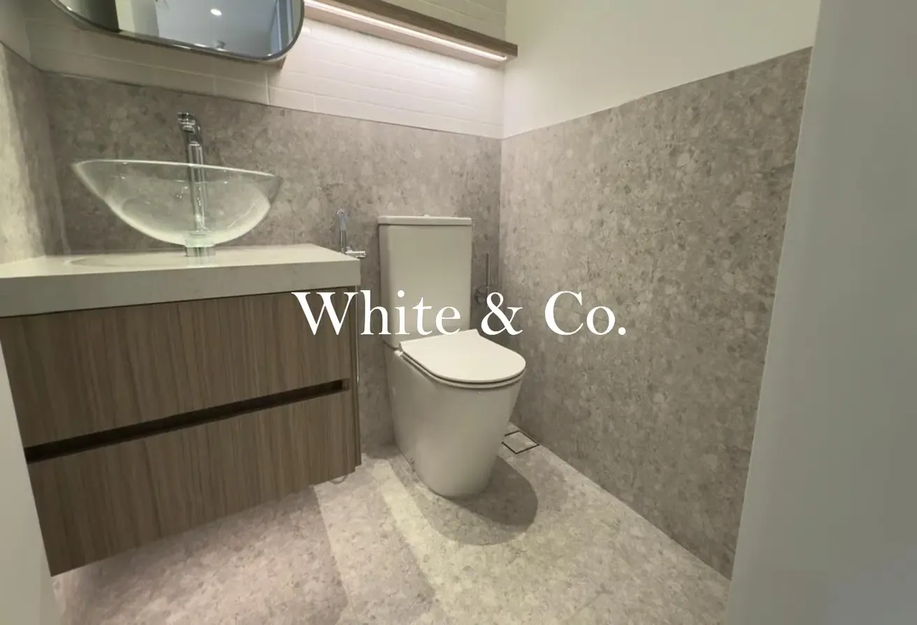 REAL LISTING | High Floor | Vacant AUG