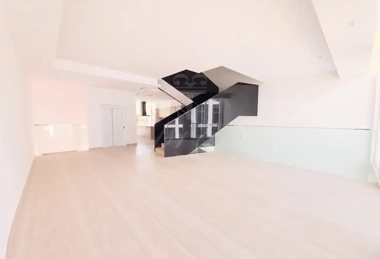 Modern 4BR Ixora Villa | Water View | Private Lift