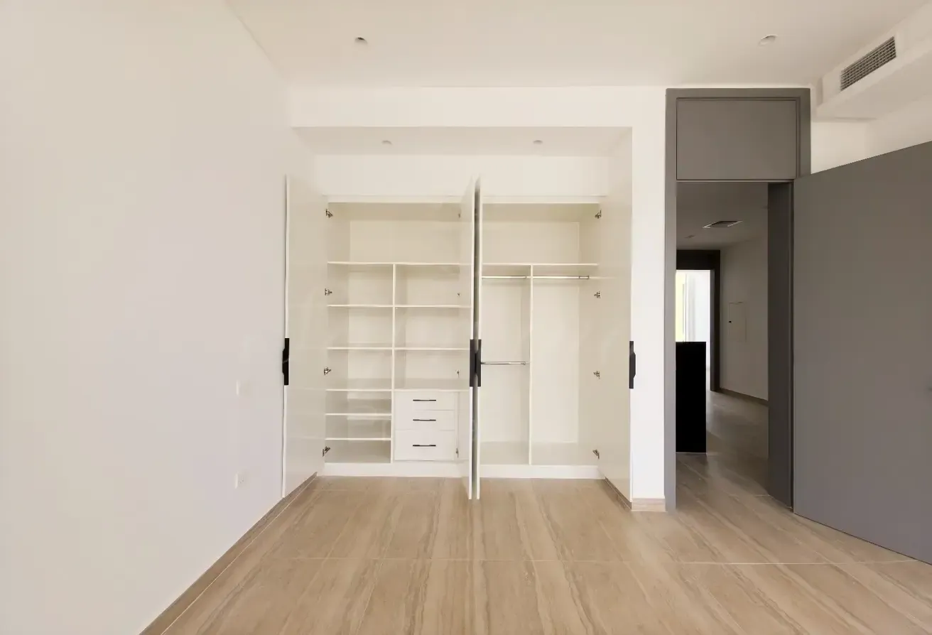 Modern 4BR Ixora Villa | Water View | Private Lift