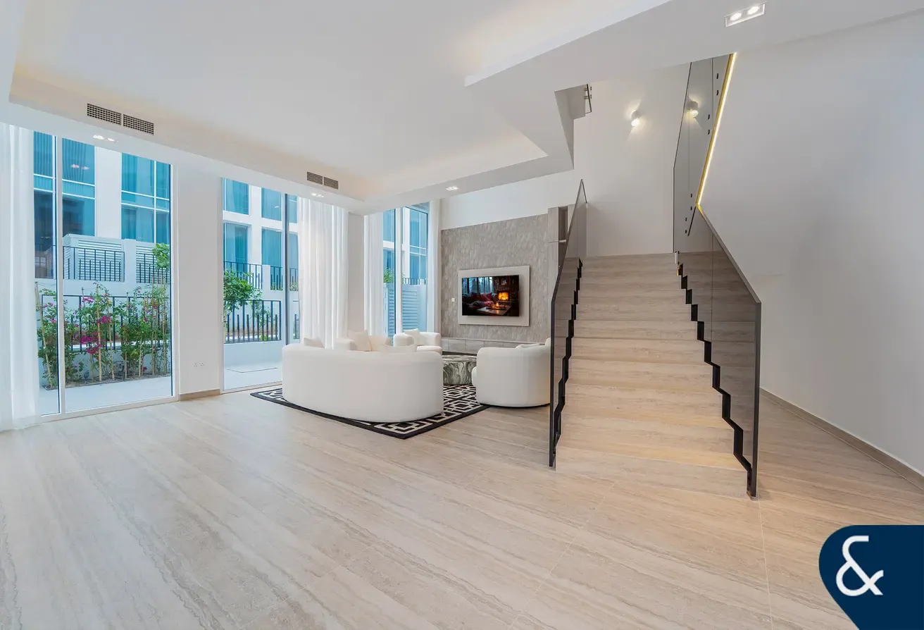 Newly Furnished | Close to the Bay | 4 Bed