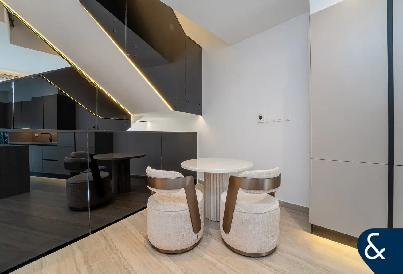 Newly Furnished | Close to the Bay | 4 Bed