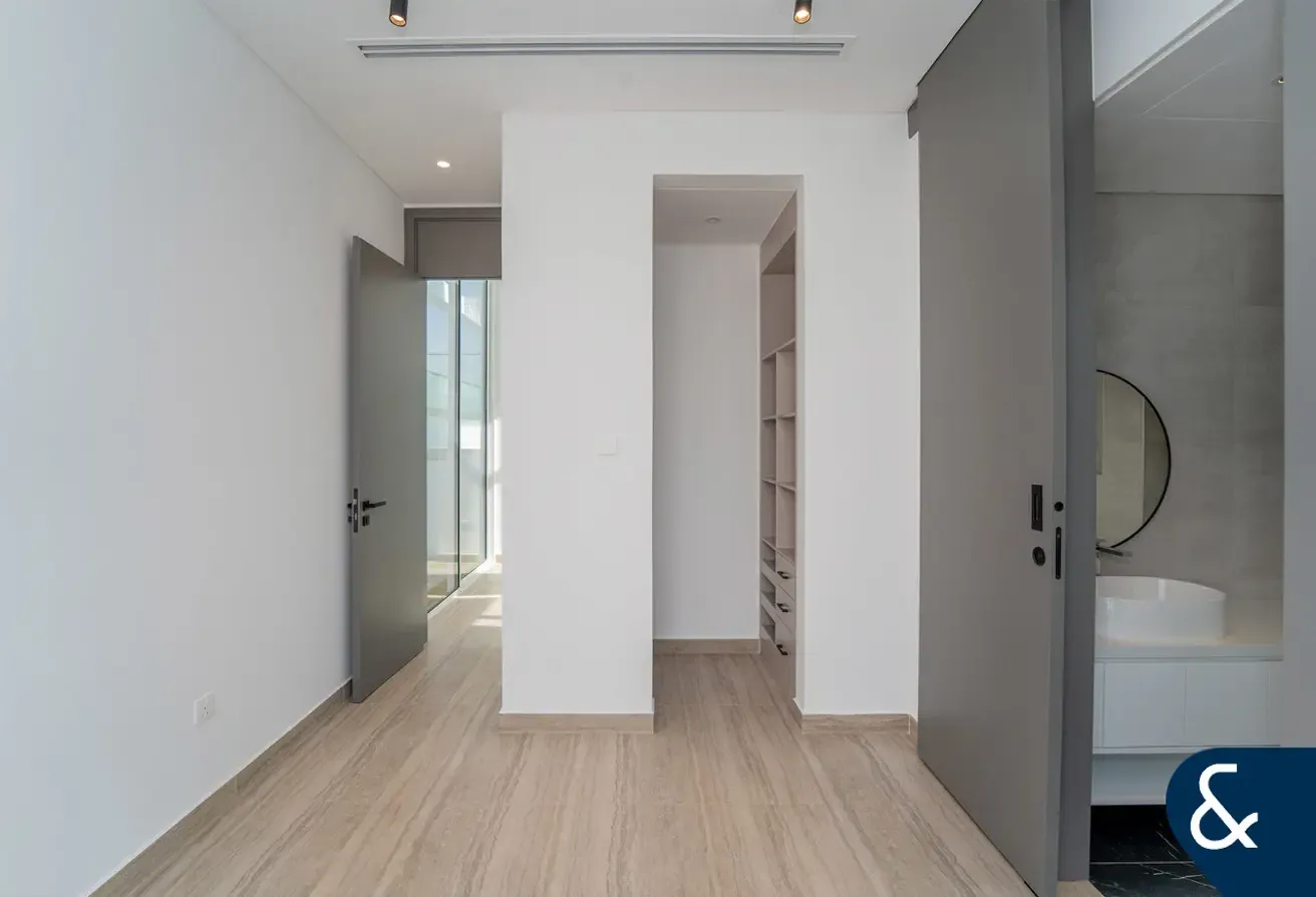 Brand New | 4,940 BUA | Lagoon Access