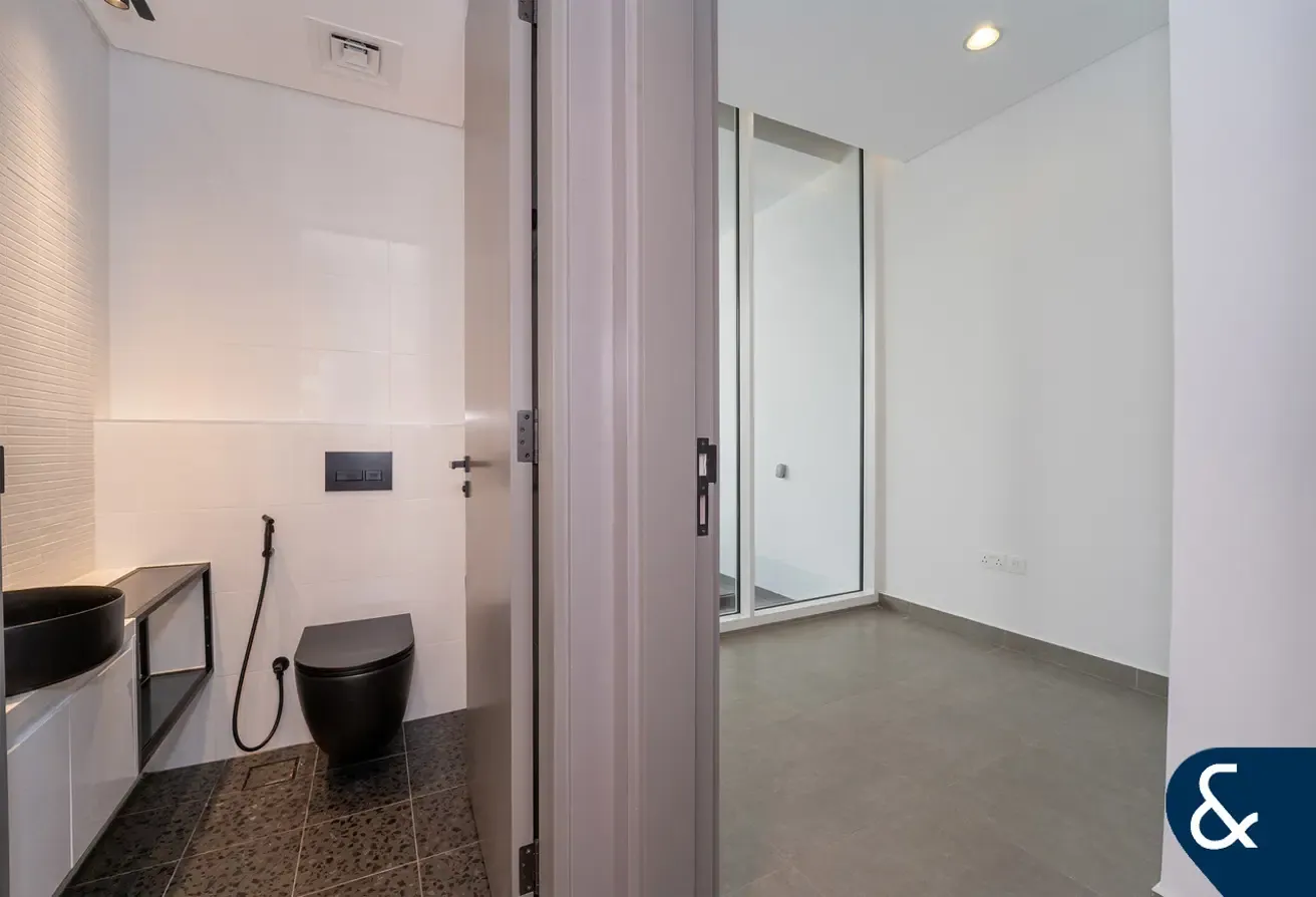 Close to the Bay | Brand New | 4 Bedrooms