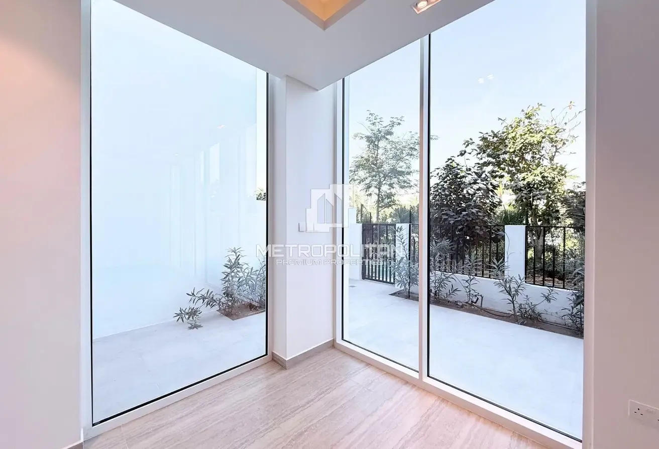 Luxury Villa | Park and Pool View | Front Row