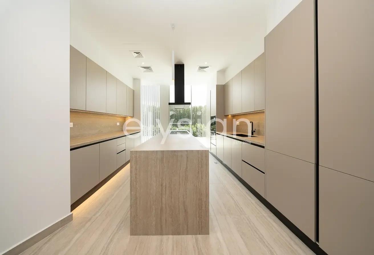 Family Friendly | Rooftop Pool | Private Elevator