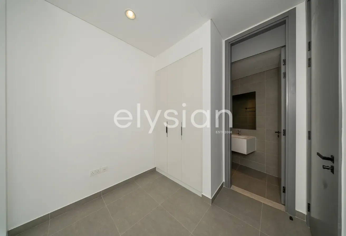Family Friendly | Rooftop Pool | Private Elevator