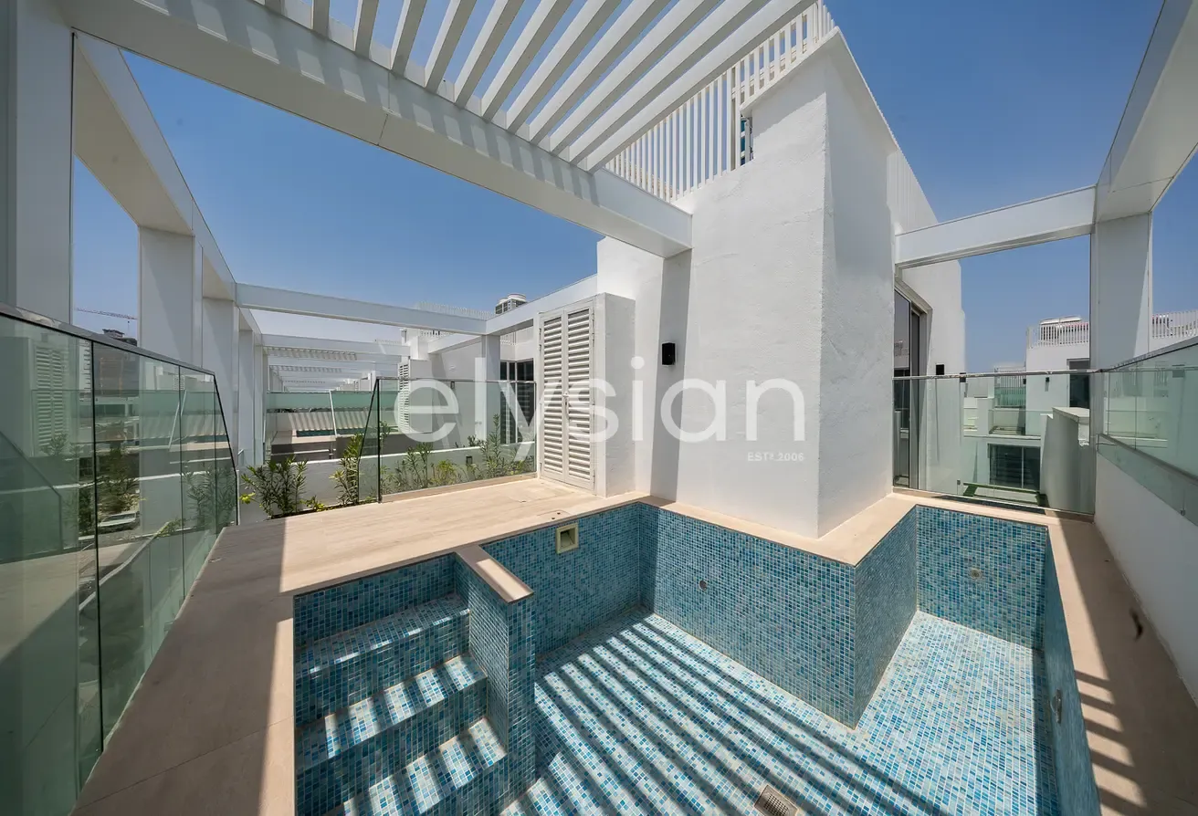 Family Friendly | Rooftop Pool | Private Elevator