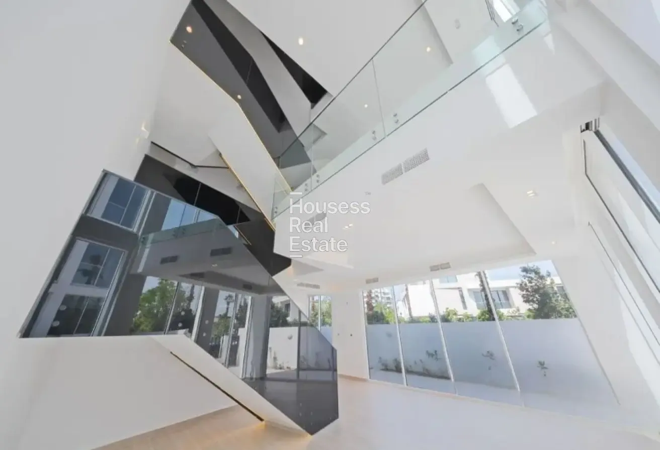 Brand new Villa | Multiple Cheques | Vacant