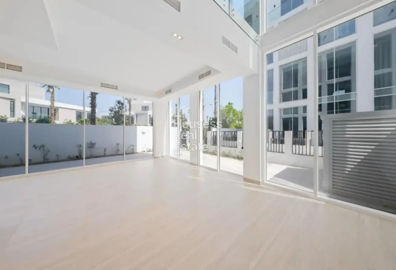 Brand new Villa | Multiple Cheques | Vacant