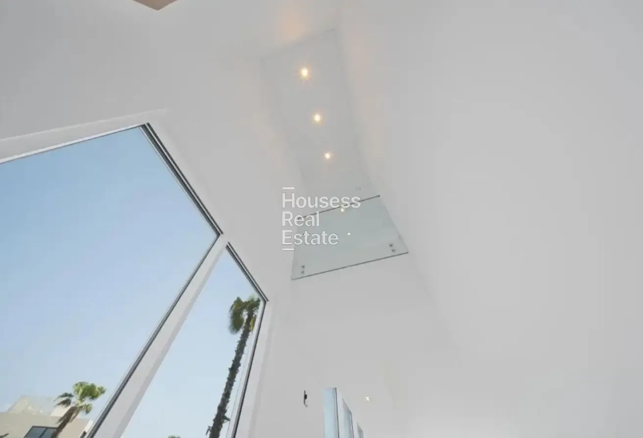 Brand new Villa | Multiple Cheques | Vacant