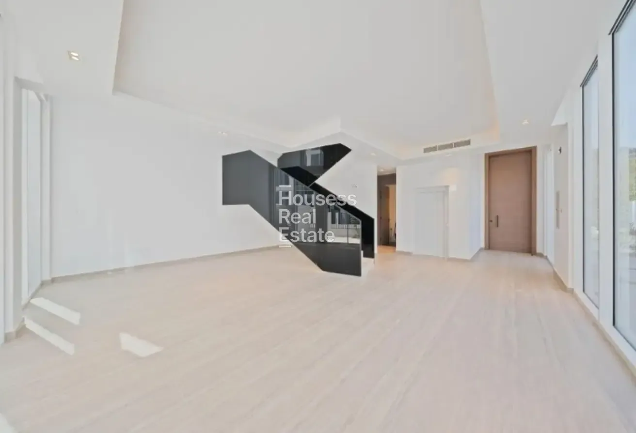 Brand new Villa | Multiple Cheques | Vacant