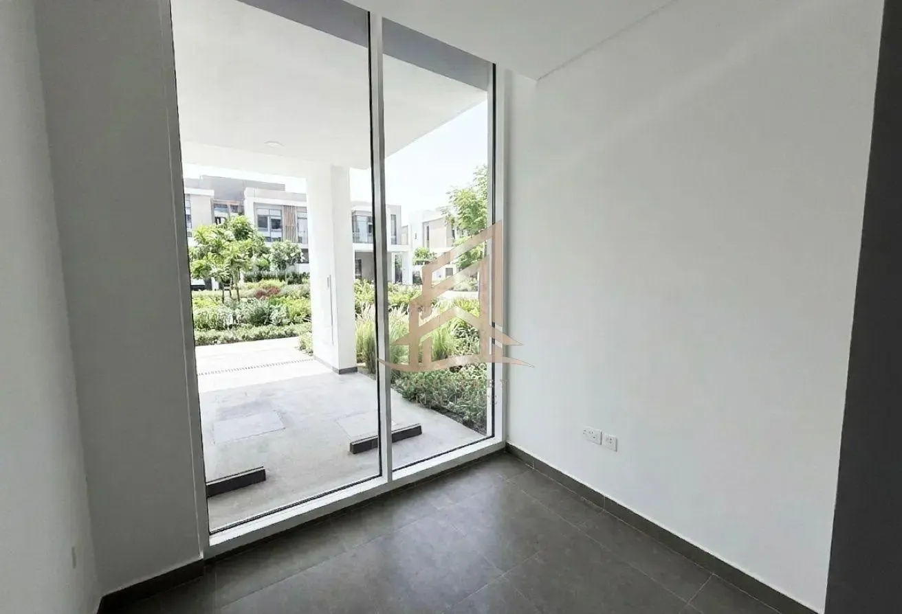 Luxury Villa | Contemporary Design | Ready to Move