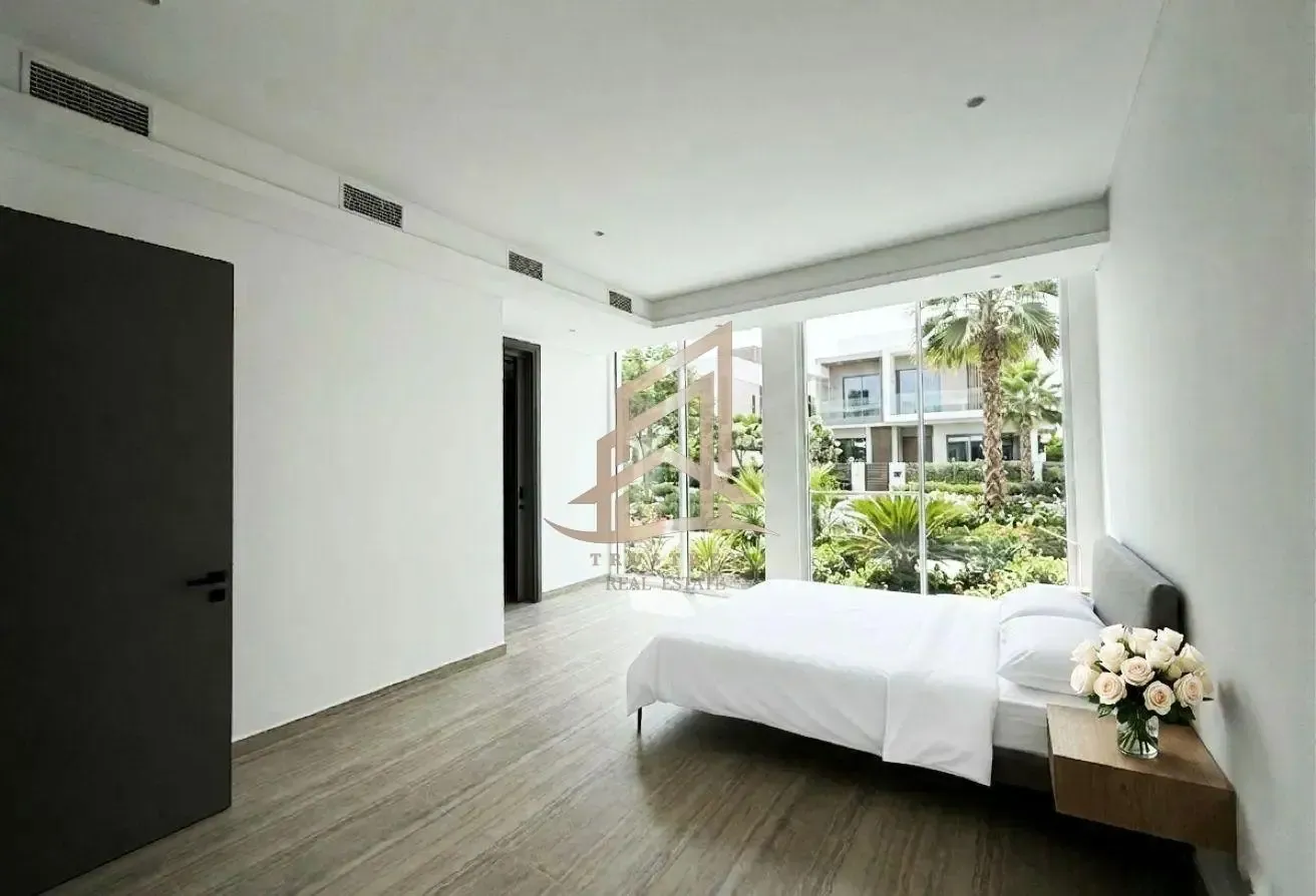 Luxury Villa | Contemporary Design | Ready to Move