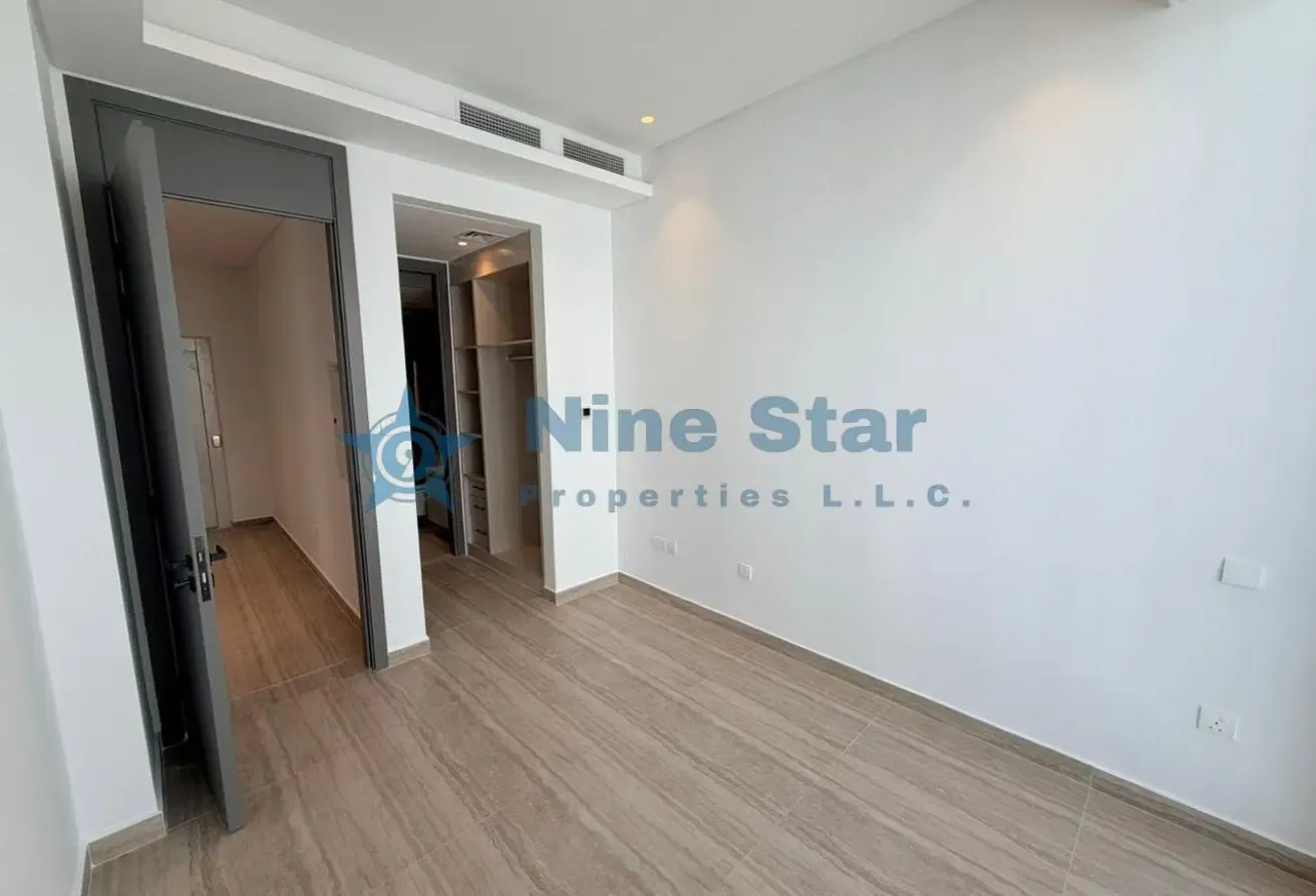BRAND NEW / SPECIOUS LAYOUT / READY TO MOVE