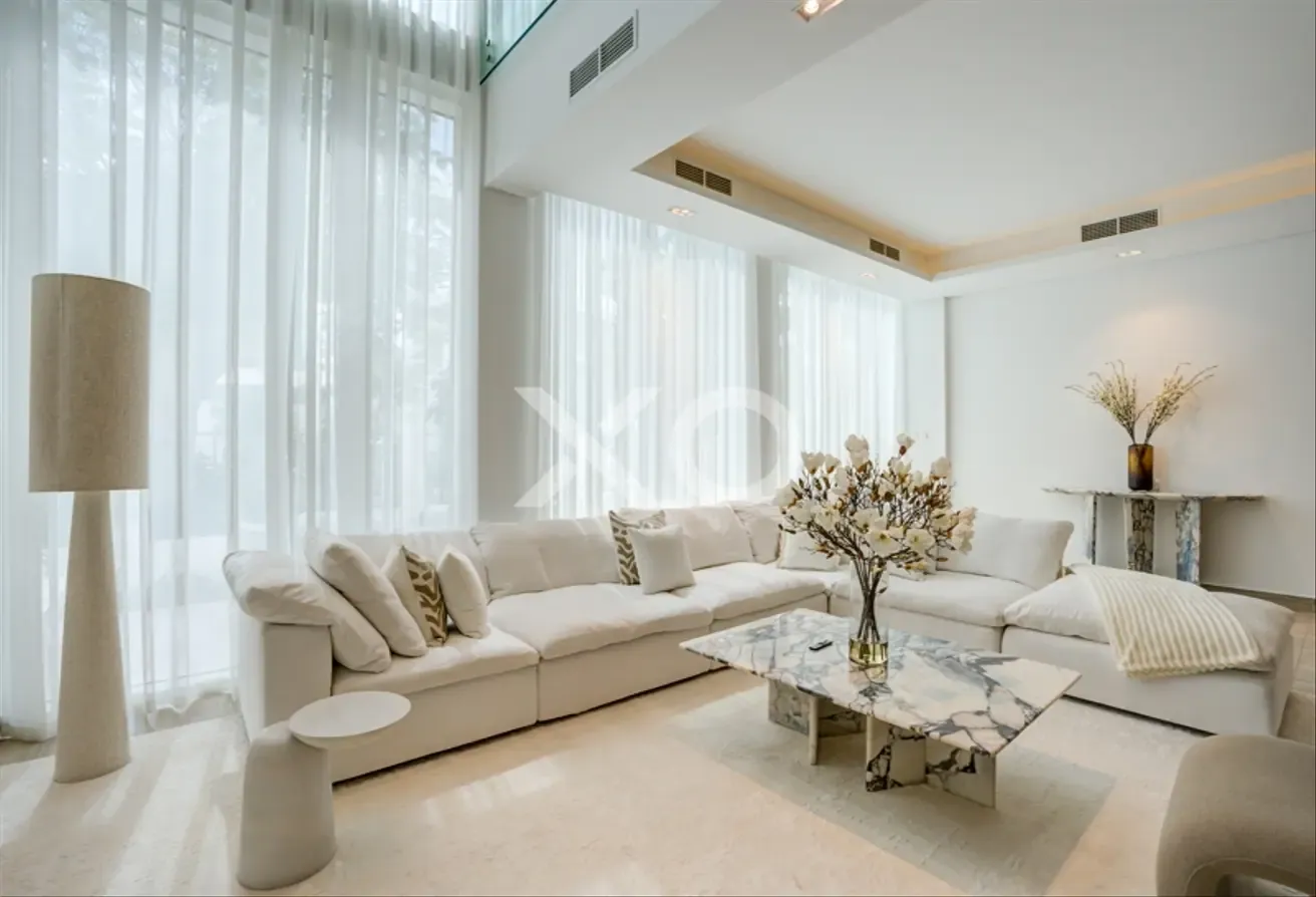 Exclusive | Bespoke Interior | Corner Unit