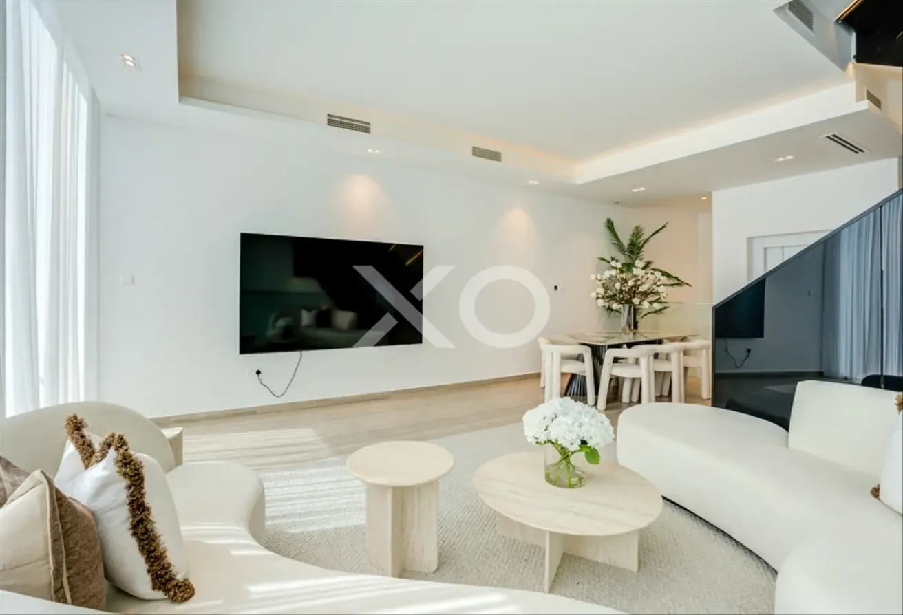 Exclusive | Bespoke Interior | Corner Unit