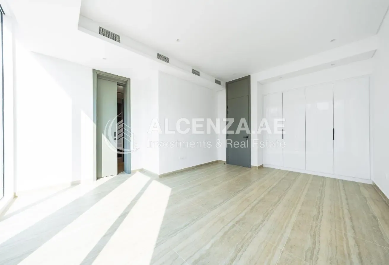 4 BR Plus Maid's | First Row | Lagoon View