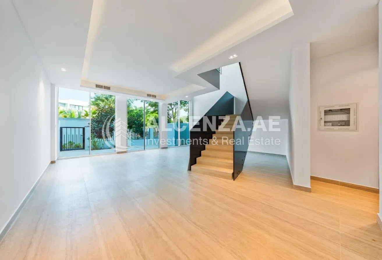 4 BR Plus Maid's | First Row | Lagoon View