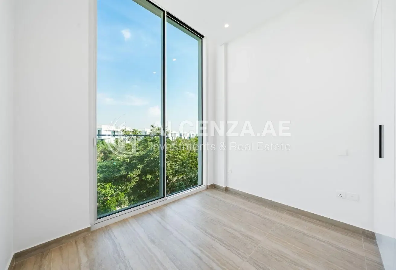 4 BR Plus Maid's | First Row | Lagoon View