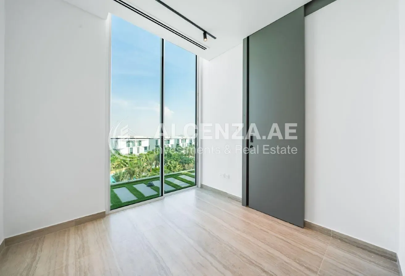 4 BR Plus Maid's | First Row | Lagoon View