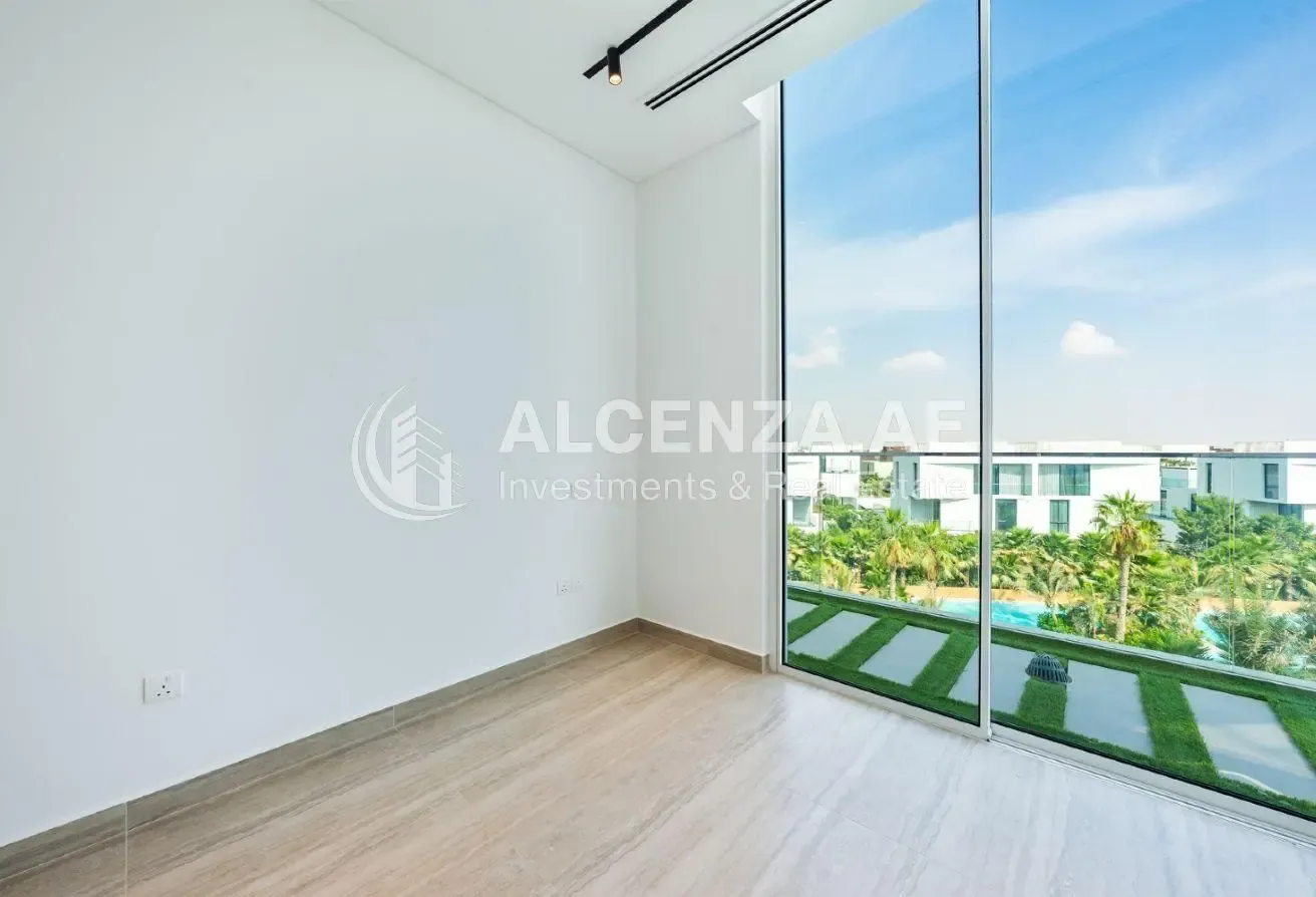 4 BR Plus Maid's | First Row | Lagoon View