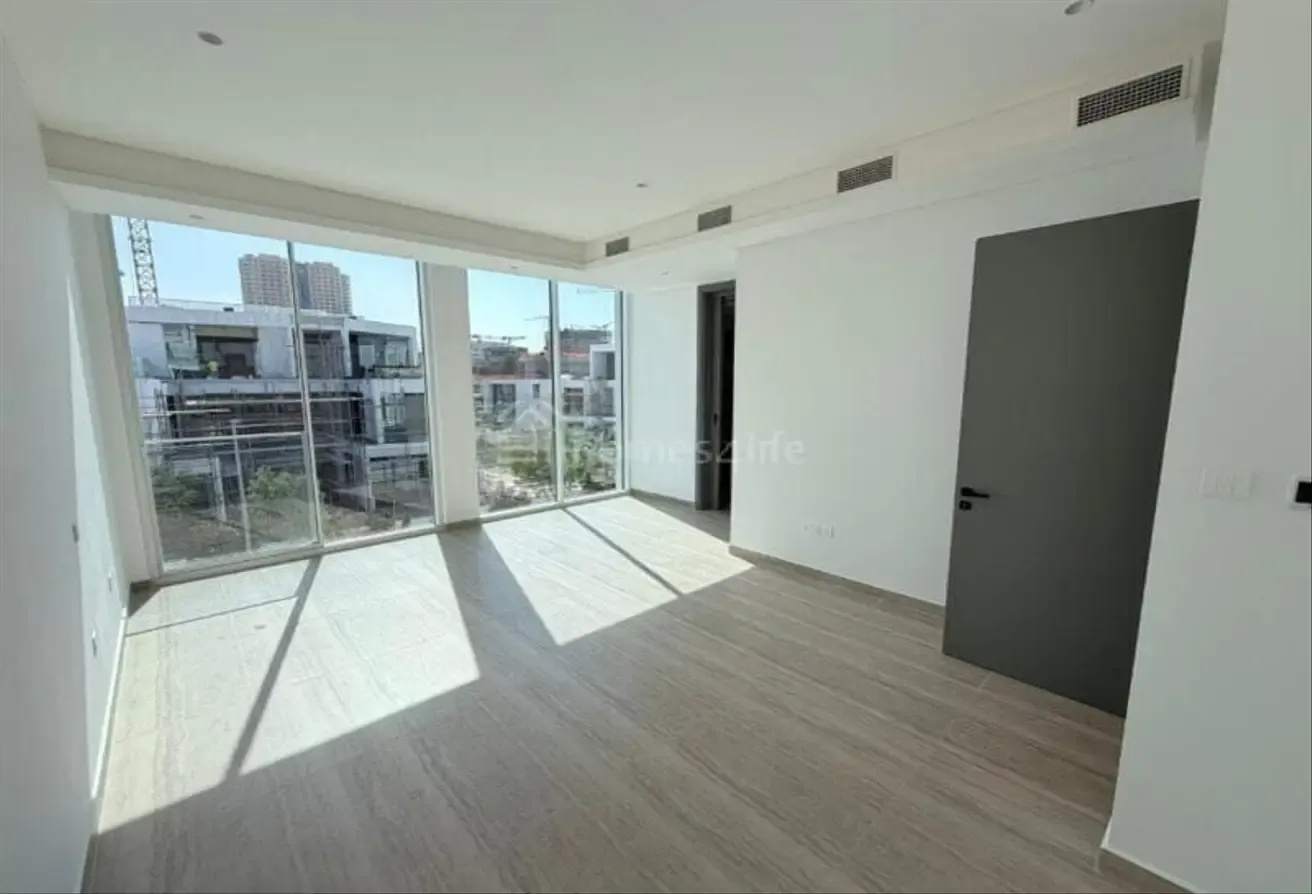 4BR | Modern Elegance | Spacious | Nature-Focused