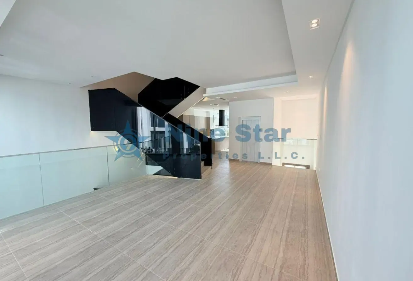 BRAND NEW / SPECIOUS LAYOUT / READY TO MOVE