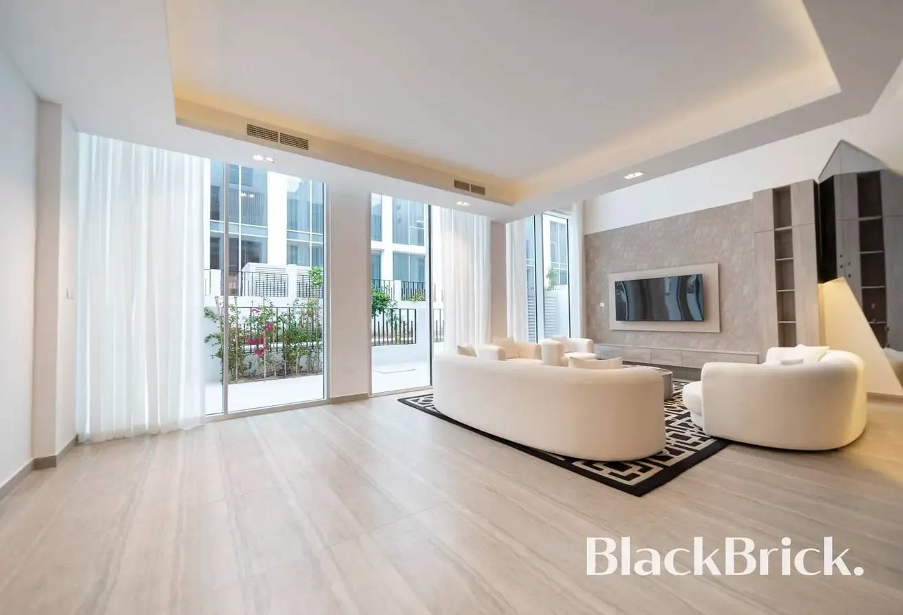 Exceptionally Furnished Ixora Townhouse