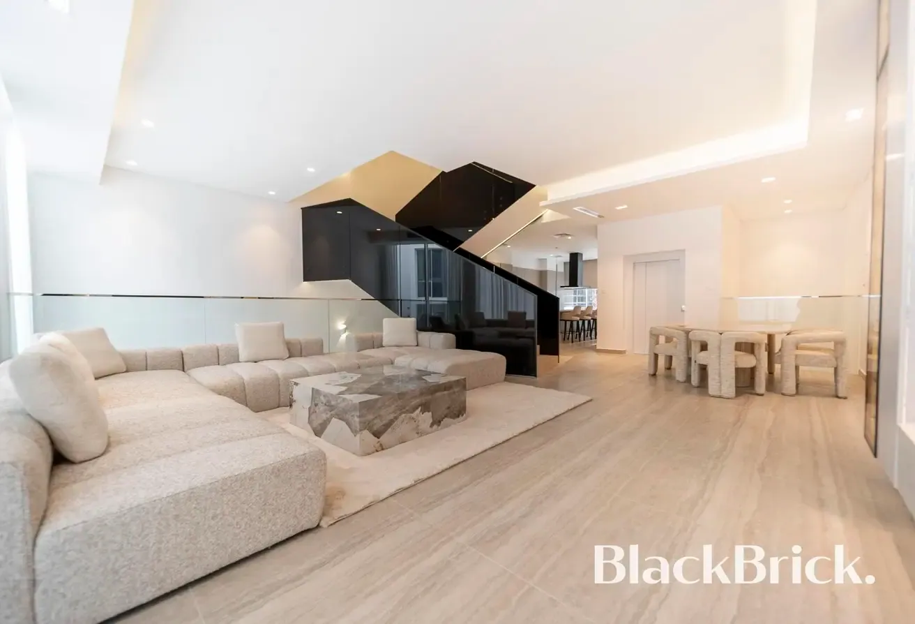 Exceptionally Furnished Ixora Townhouse