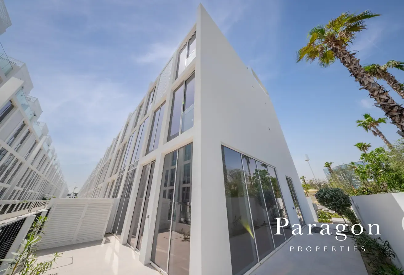 Corner Villa | Contemporary | Refined Living