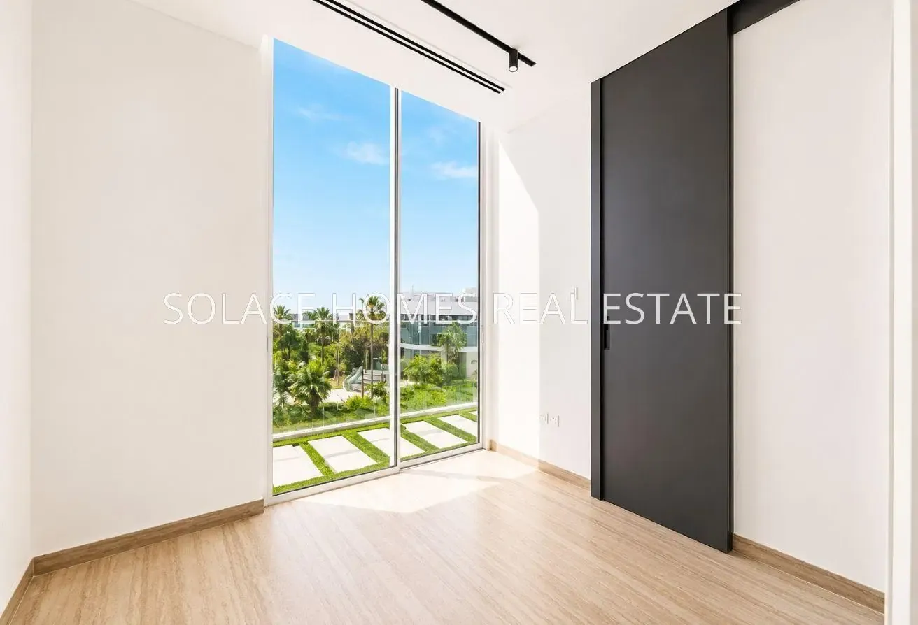 Middle - Vacant - Ready to Move In - Single Row