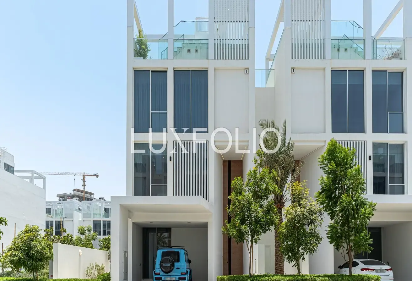 4 Bed | Corner Unit | Vacant | Wraparound Windows