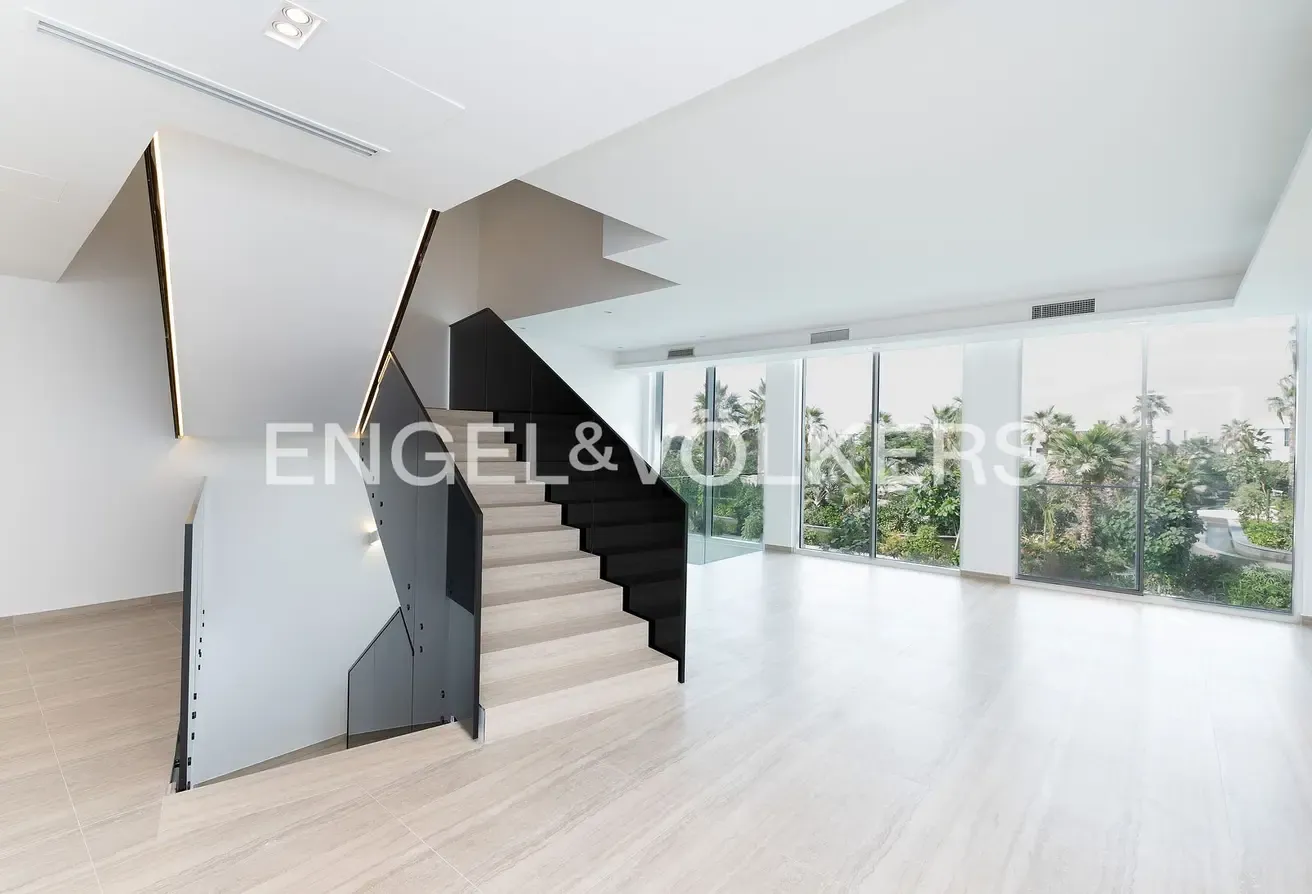 Rare Corner Unit | Single Row | Lagoon Facing
